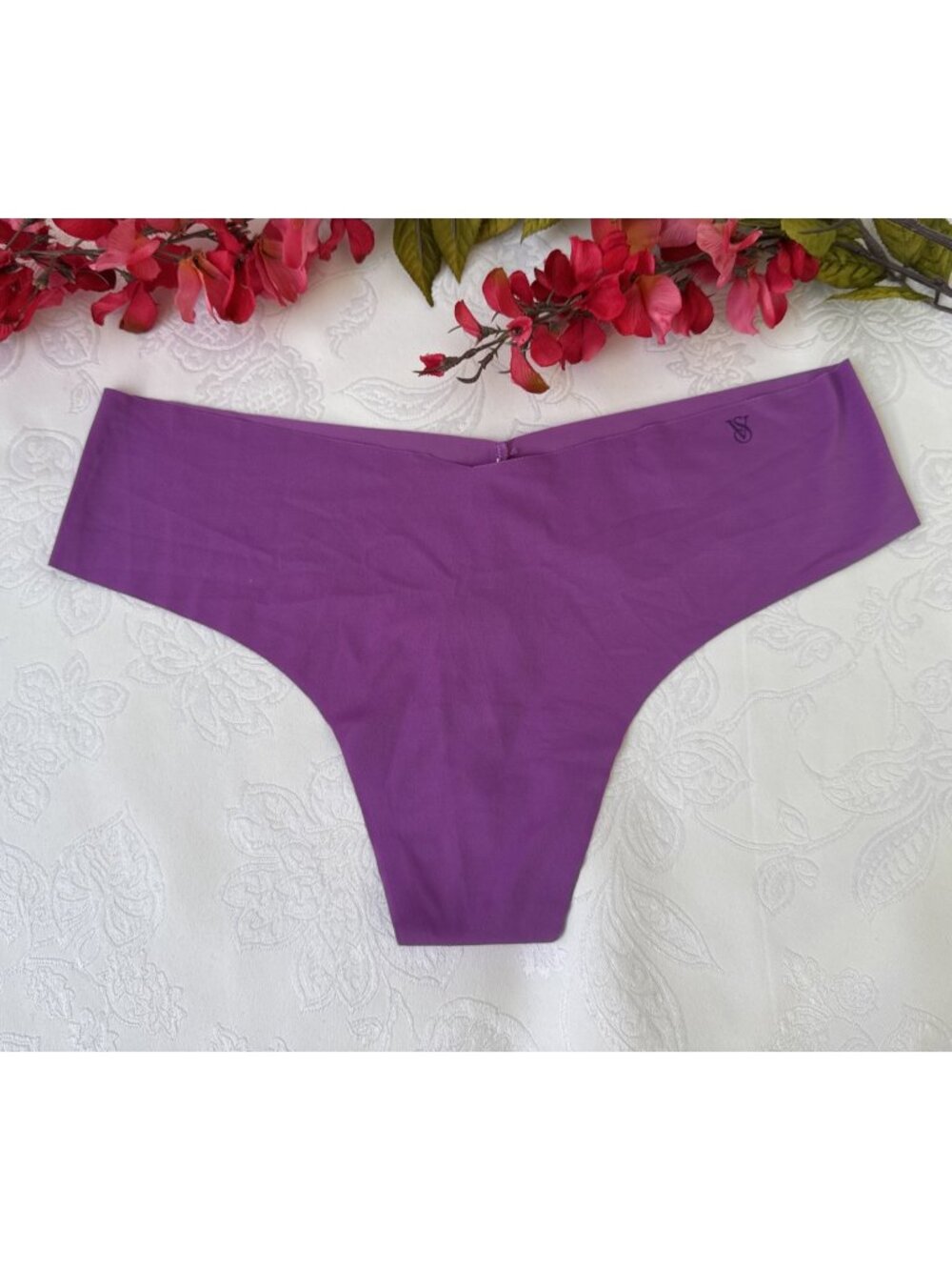 VICTORIA'S SECRET L LARGE PURPLE SILKY SMOOTH SEAMLESS THONG PANTIES SUMMER NWT